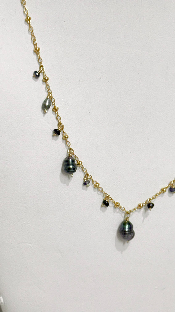 Celestial necklace - Dark Tahitian Keshi