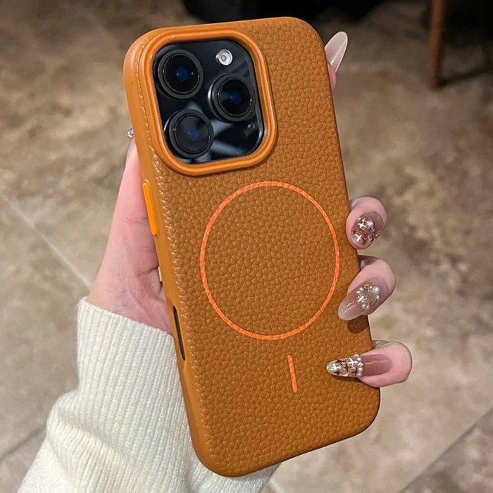 Brown / iPhone 15 Plus