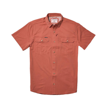 Rust-colored Poncho Tybee short sleeve performance shirt with dual chest pockets and button-down collar.