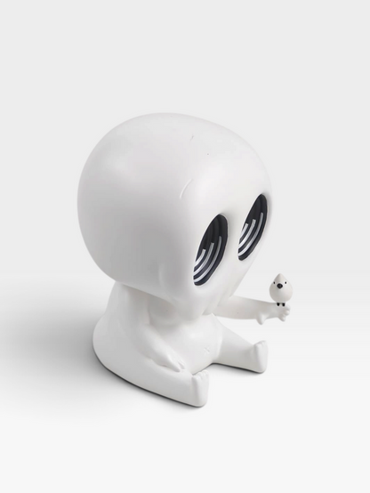 Sittin' Skully GID Edition by Mike Mitchell - Preorder