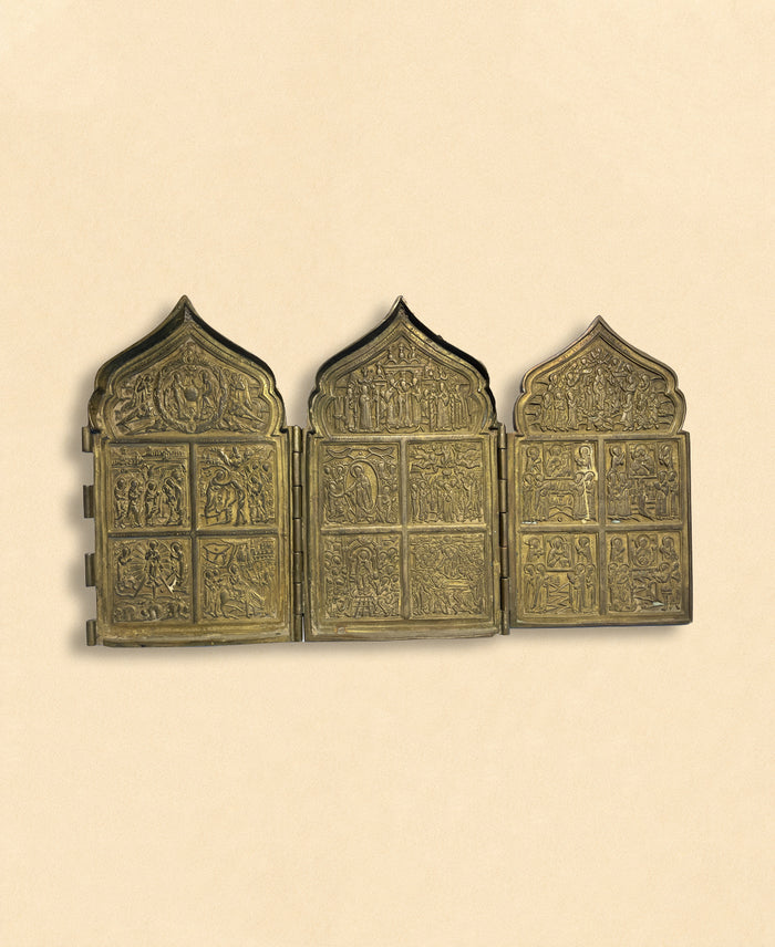 Three Panel Traveling Icon