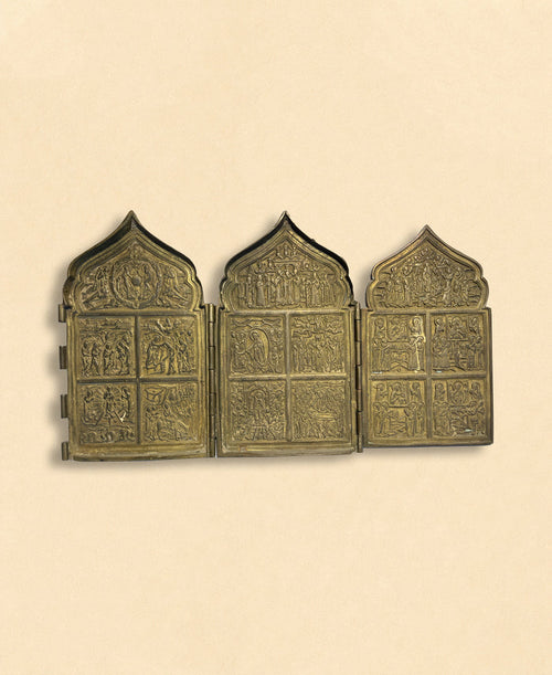 Three Panel Traveling Icon
